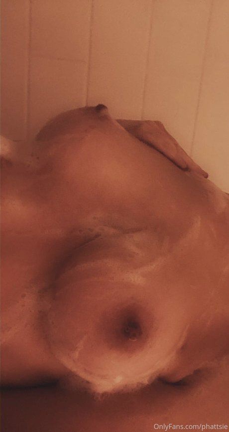 Phattsie star erotic photos