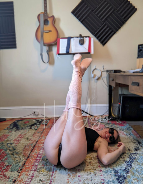 hotyoga model naked images