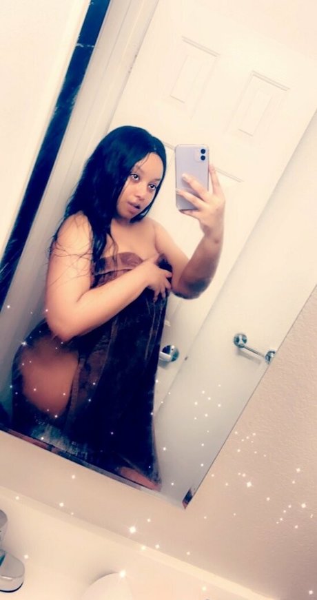 giabentley model adult photo