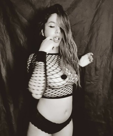 Zeeba Kalan nude model image