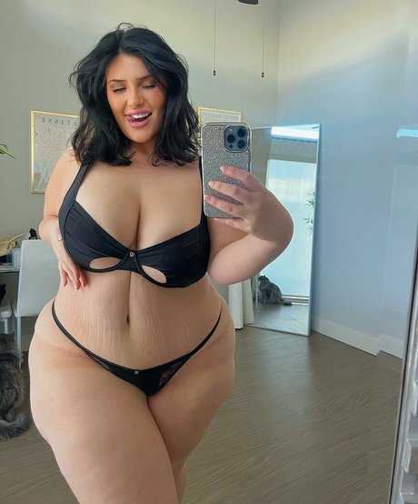 brookebarrows erotic model pics