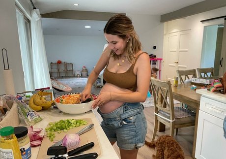 Bobbi Althoff nude model picture