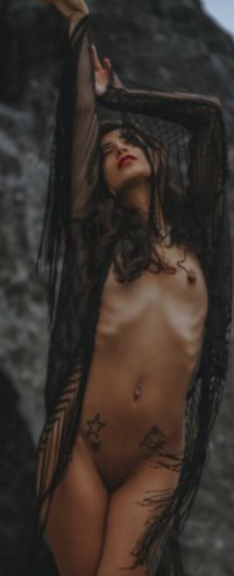 Thc siren model naked picture