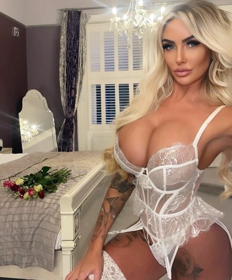 Debbie Clarkson nude star photos