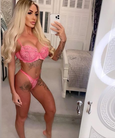 Debbie Clarkson model best picture