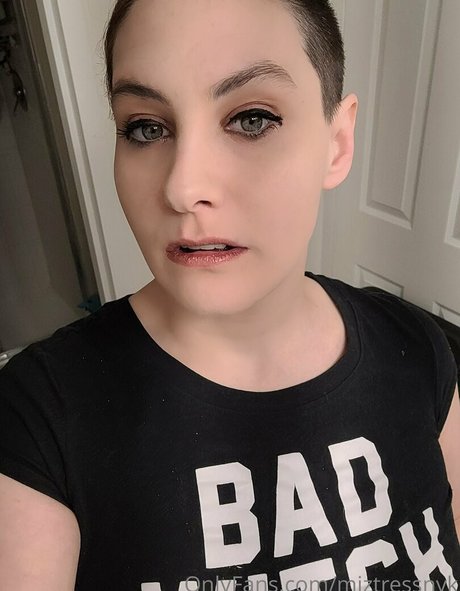 miztressnyk model pornographic gallery