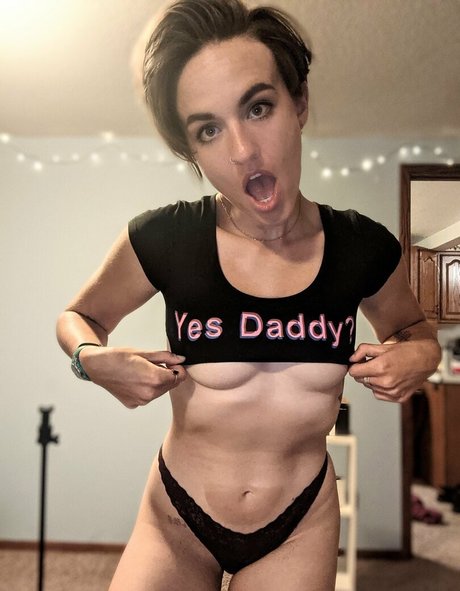 handsy bb model high quality photos