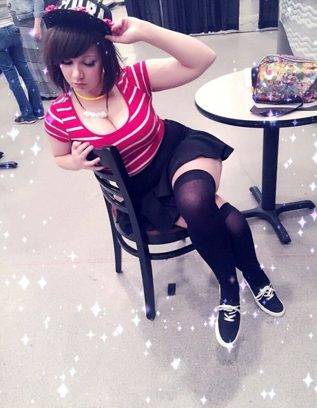 pinkharm model perfect image