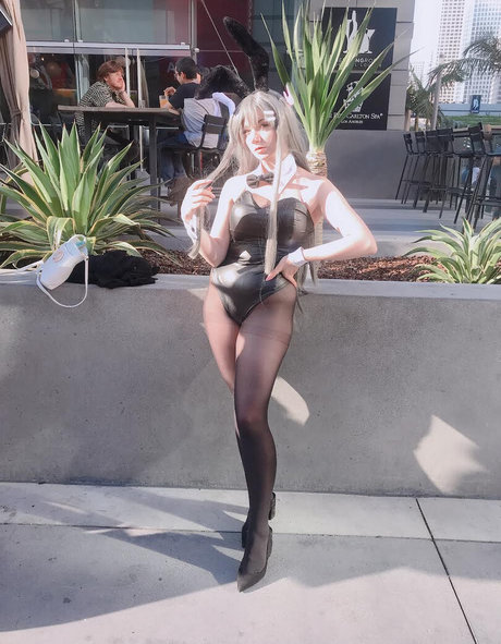 pinkharm model naked pic