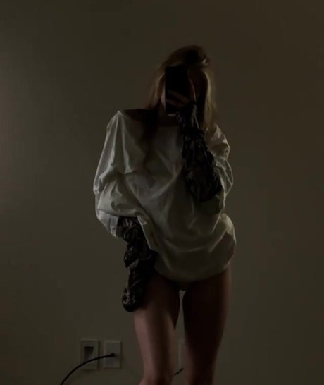 Nerushimav sexy pornstar pic