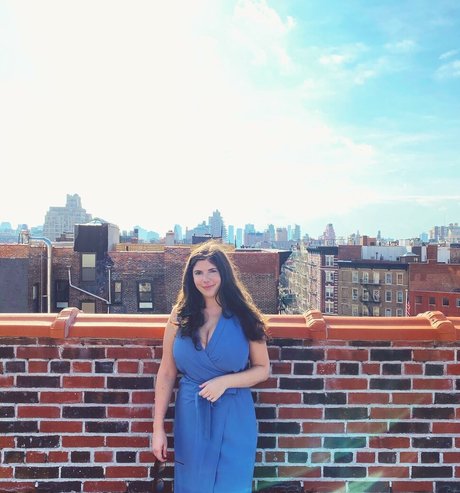 Emily H Barry exclusive pornstar galleries