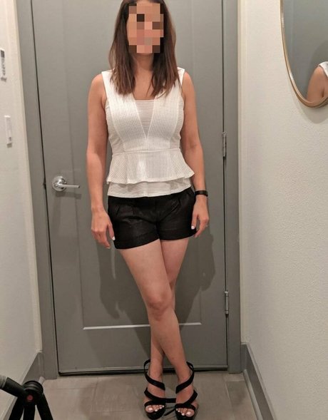 naturalbustyhotwife hd star pic