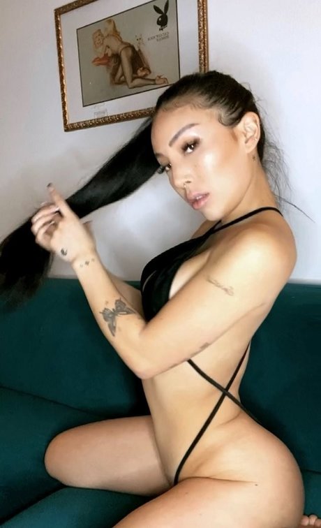 thick latina milf onlyfans hd images