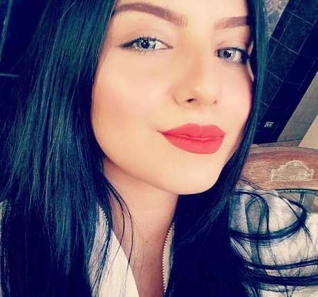 Herlinda Angel star naked photo