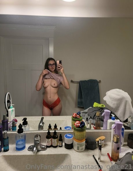 Anastasia Grace naked pornstar image