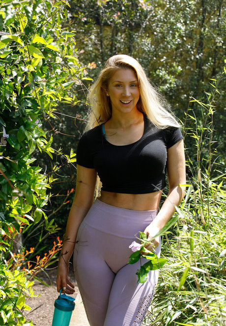 Elle Van Schaik star sex gallery