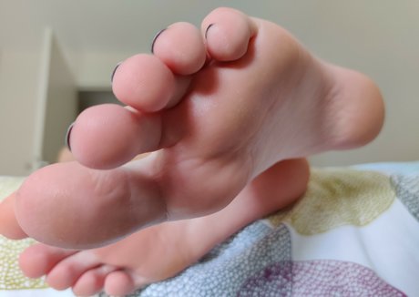 alicefrenchfeet porn model img
