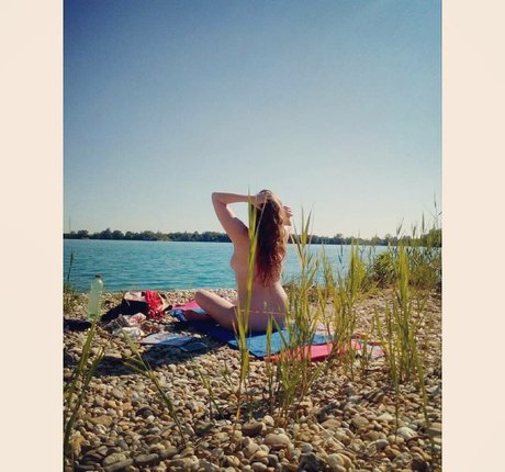 fuzyfruzsina sex model photo