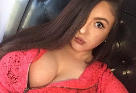 Jessica Taylor perfect star image