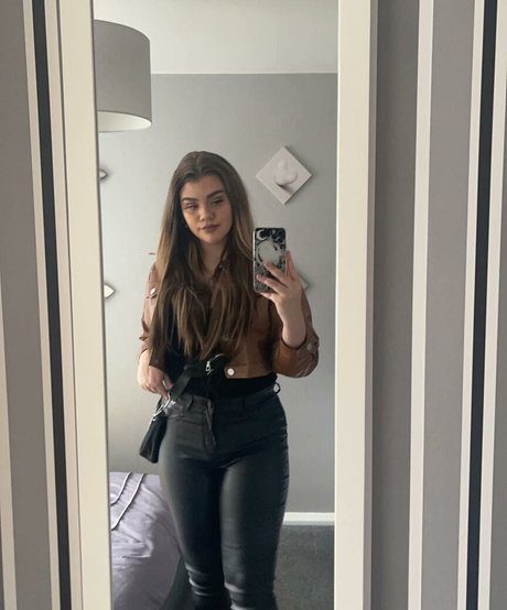 Molly Georgia Leach star nice pictures