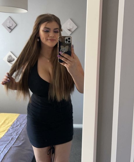 Molly Georgia Leach art actress image