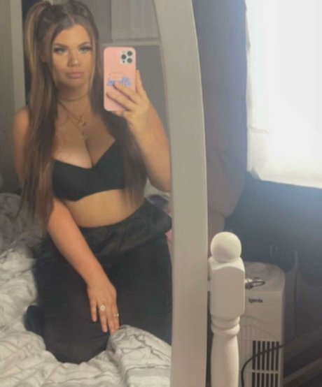 Molly Georgia Leach model pretty img