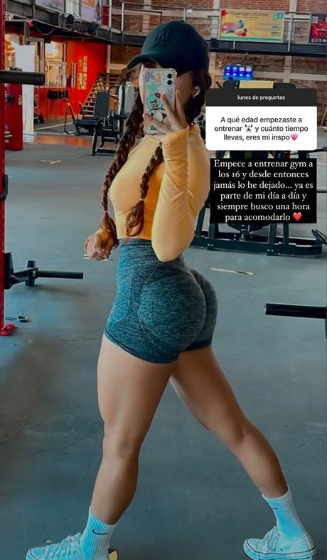 Sassi Z beautiful actress pic