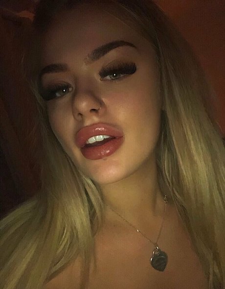 bad barbiexox pretty pornstar picture