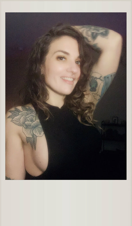 thesmuttymystic porn actress img