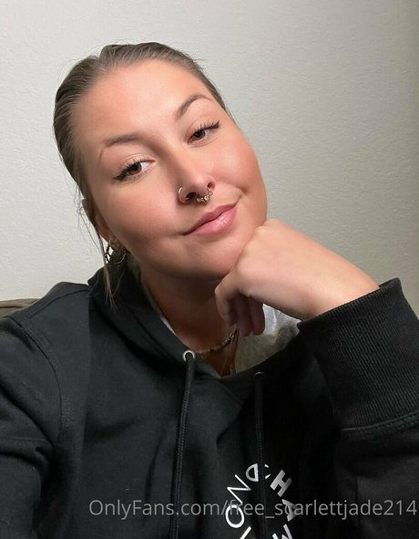 free scarlettjade214 model top photos