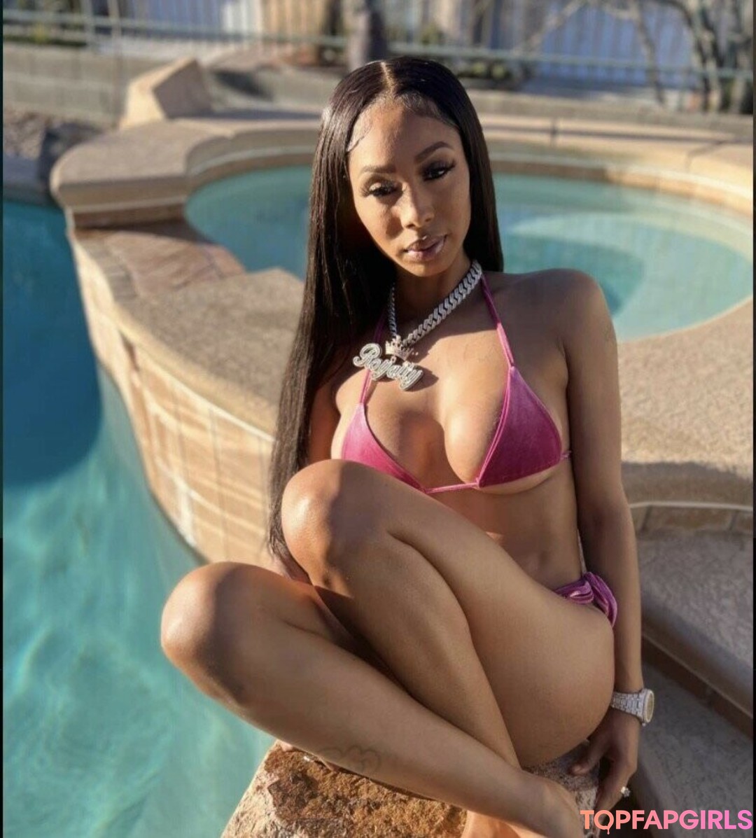 royalty24kt model sexy pic