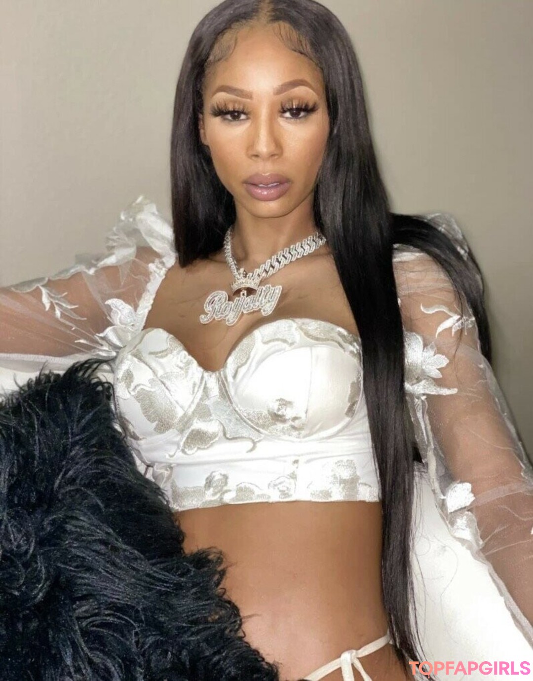 royalty24kt free actress pics