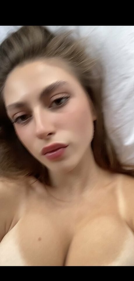 Anna Dubowick nudes actress galleries