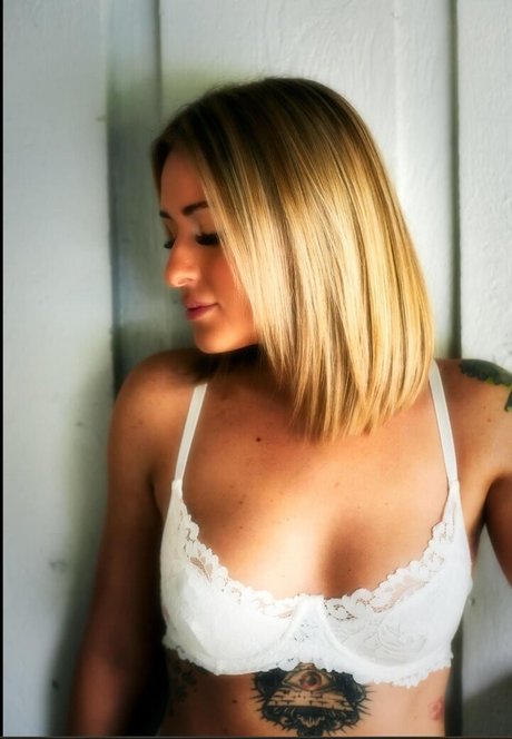 Robin Love hd actress archive