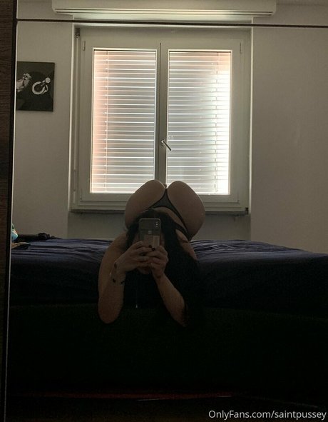 Saintpussey star free img