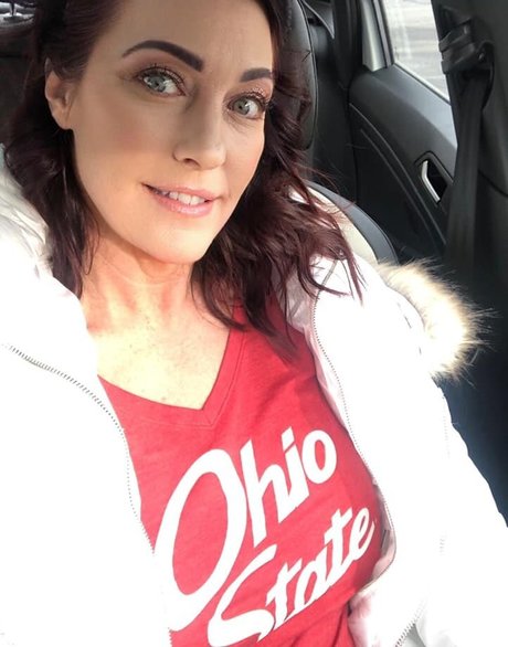 mirror selfie onlyfans hd pics