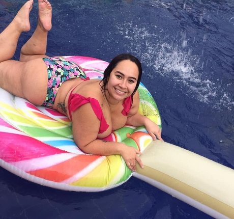 Erica Blaalz art model images