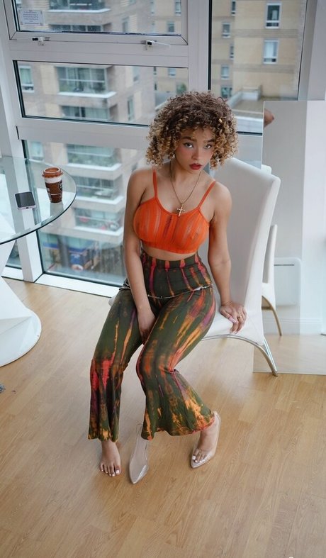 Kiara Peachy pornographic actress archive