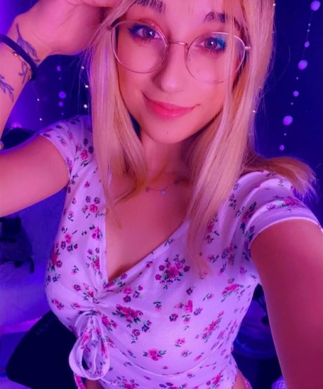 Maya ASMR perfect model pics