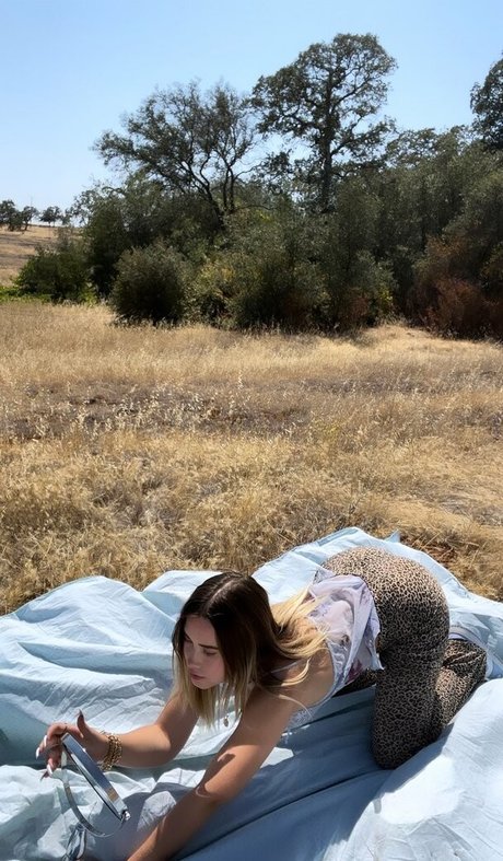 Lily Hale model pretty gallery