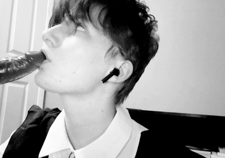 slutpuppymilo pretty pornstar pic