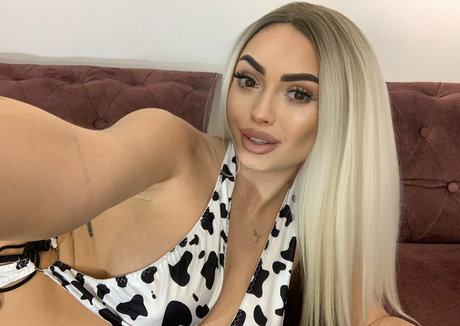 rayleewillow model exclusive picture