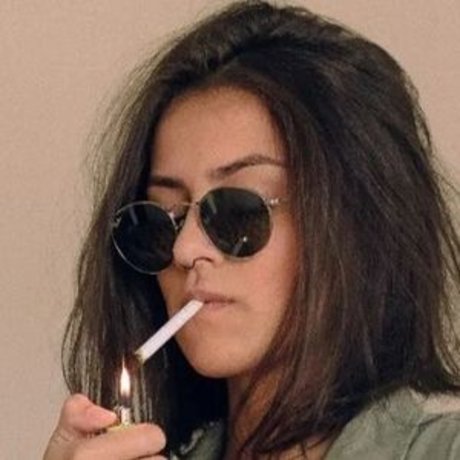 Munique Brum star sexy pics