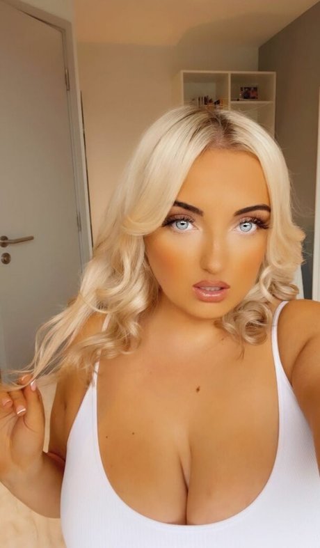 Olivia D beautiful star pic