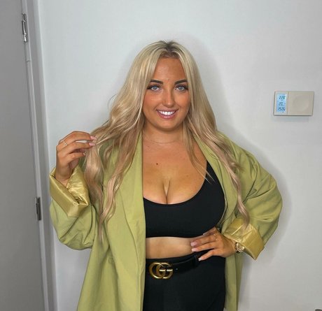 Olivia D beautiful star image