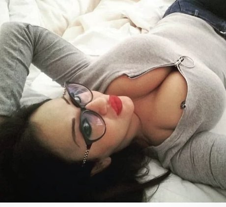 sarapiras xxx star picture