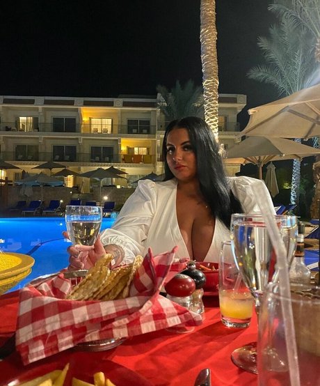 meg bxxx nude star galleries