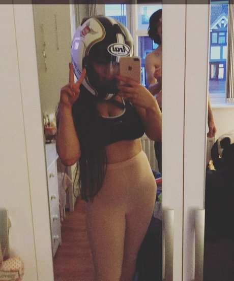 Kirsty Brittain star erotic photo