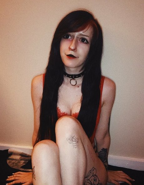 elflovingherself art model image