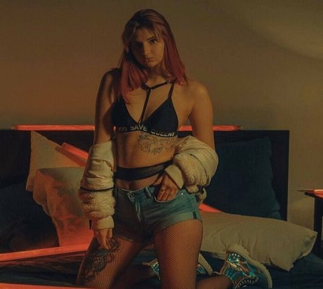 marinamagic nice model img